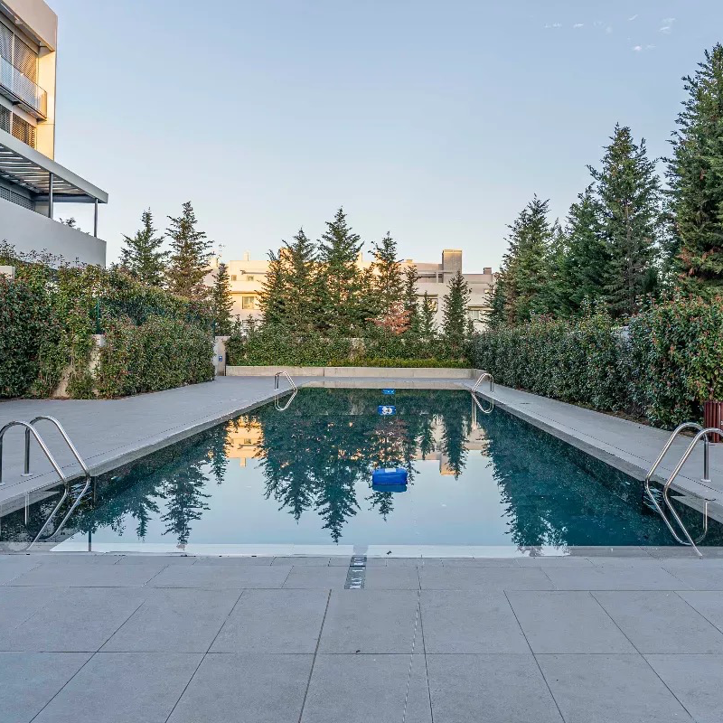 Descubre cómo es vivir en Valdemarín, sus viviendas de lujo y su mercado inmobiliario. Guía para comprar o vender vivienda en Valdemarín, Madrid.